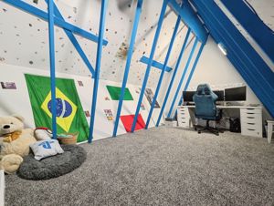 Photo 14- click for photo gallery